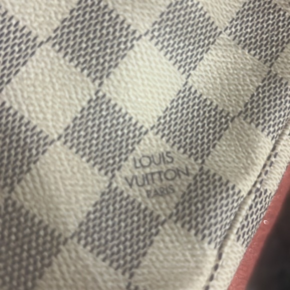 LOUIS‎ VUITTON WHITE DAMIER AZUR POCHETTE - Picture 13 of 14